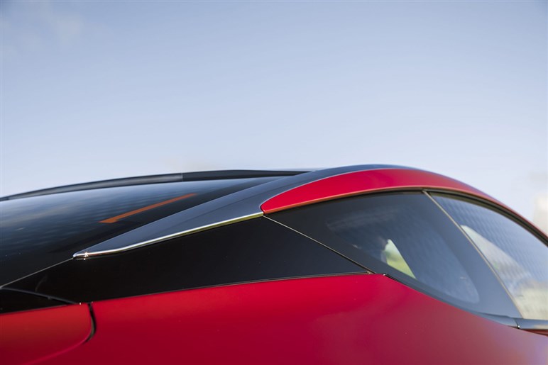 レクサスの誇る“美形”V8クーペ「LC500」が主戦場の米でハイブリッド終了、V8一本になる本当の理由とは？