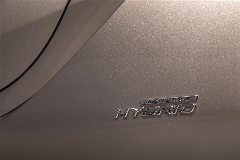 レクサスの誇る“美形”V8クーペ「LC500」が主戦場の米でハイブリッド終了、V8一本になる本当の理由とは？