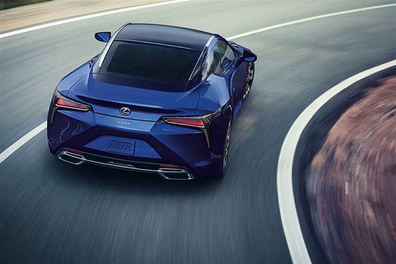 レクサスの誇る“美形”V8クーペ「LC500」が主戦場の米でハイブリッド終了、V8一本になる本当の理由とは？