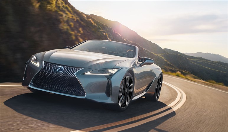 レクサスの誇る“美形”V8クーペ「LC500」が主戦場の米でハイブリッド終了、V8一本になる本当の理由とは？