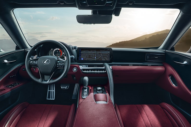 レクサスの誇る“美形”V8クーペ「LC500」が主戦場の米でハイブリッド終了、V8一本になる本当の理由とは？