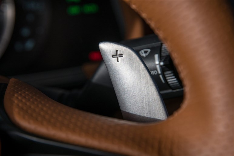 レクサスの誇る“美形”V8クーペ「LC500」が主戦場の米でハイブリッド終了、V8一本になる本当の理由とは？