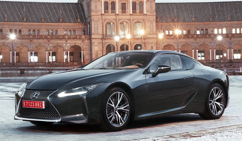 レクサスの誇る“美形”V8クーペ「LC500」が主戦場の米でハイブリッド終了、V8一本になる本当の理由とは？