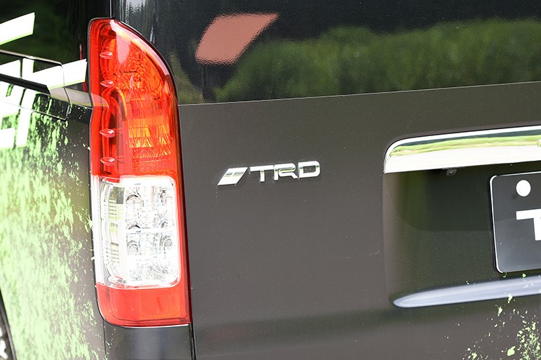 トヨタ ハイエースにTRDが味付け。新型クラウンもよりスポーティな走りに
