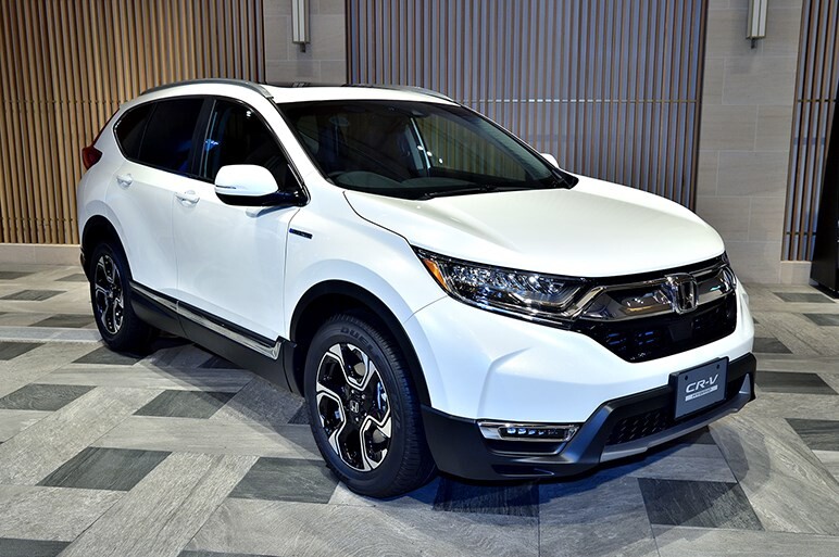 日本復活するCR-Vは8月30日発売。生カットでチェックしよう