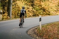 【自転車の種類】スポーティに長距離・長時間を走る「ロードバイク」の特徴とは