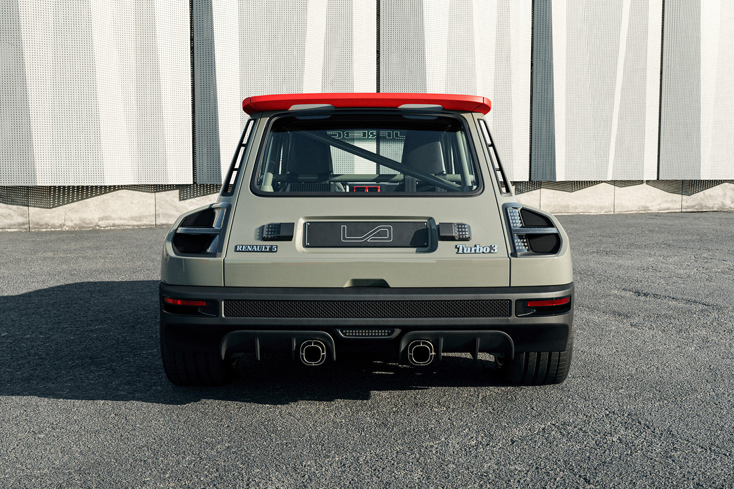 レストアしつつの魔改造 いま世界的ブームの旧車の レストモッド とは Web Cartop 自動車情報サイト 新車 中古車 Carview