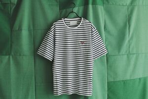 シンプルで普遍的なデザインにプラダならではの美学が宿る──2025年夏のTシャツ&カットソーコレクション