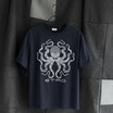 伝統のペイズリーをモダンに昇華させたエトロ──2025年夏のTシャツ&カットソーコレクション
