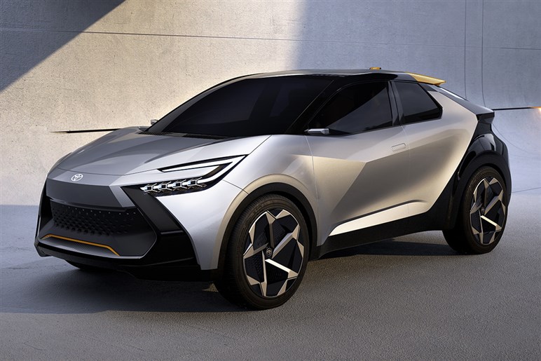 プリウスよりこっちでは!? 登場間近の新型「C-HR」は300万円前半～が有力