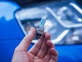車のヘッドライトでロービームが点かないときは故障？原因や修理費用を解説