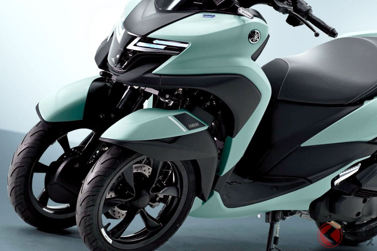 新車57万円！ “リッター45km”走るヤマハ新「3輪スクーター」発表！ クルマみたいな“SUVデザイン”採用した斬新すぎる「クロスオーバーコミューター」登場！ 初のスタイリング大刷新を果たした「新トリシティ125／155」とは！