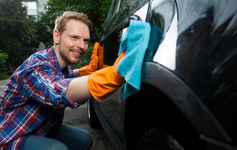 プロが解説！効率よくきれいに洗車する方法と洗剤、コーティング剤、クロスの選び方