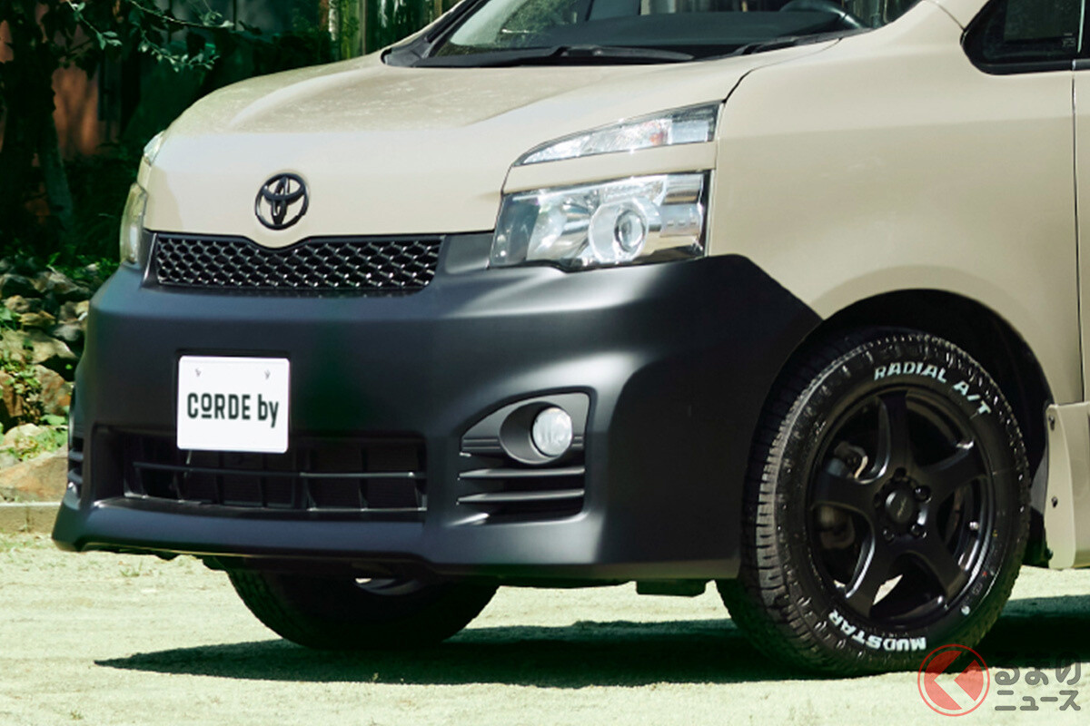 トヨタがSUV風の新「プリウス＆ヴォクシー」初公開！ 中古車が