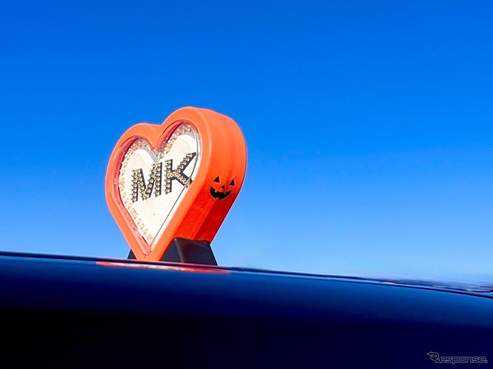 かぼちゃ行灯が夜道を走る！ MKタクシーの“ハロウィン号”が今年も登場
