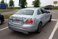メルセデスベンツ『Cクラス』新型、量産仕様のプロトタイプがついに出現！ 変更点を完全解説
