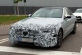 メルセデスベンツ『Cクラス』新型、量産仕様のプロトタイプがついに出現！ 変更点を完全解説