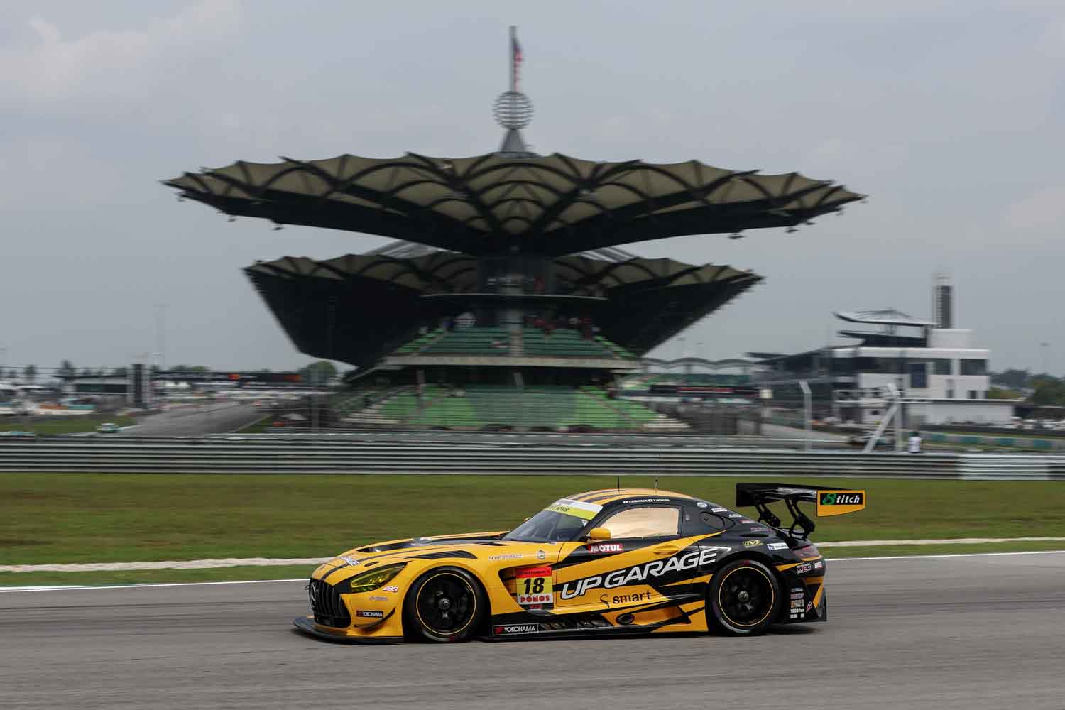 SUPER GTセパン戦、 300クラスは「UPGARAGE AMG GT3」が今季初