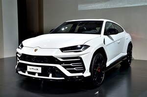 ランボルギーニ、新型SUVウルスを日本初披露。今春からデリバリー開始