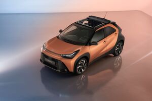 新しいトヨタ・アイゴX登場！ 日本でも乗りたい超コンパクトカーがカッコかわいい！──GQ新着カー