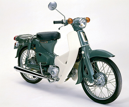 ホンダ スーパーカブ50 ヒストリーガイド 名車の歴史 1958に誕生した初代モデルからずっと大人気 スーパーカブの系譜 Webオートバイ 自動車情報サイト 新車 中古車 Carview