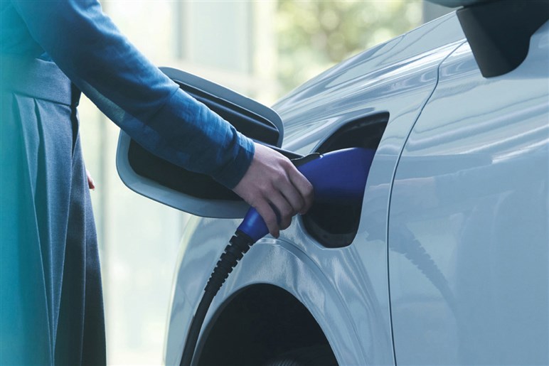 今さら聞けない「エコカー」  BEV、FCEV…積極的に選ぶ必要はあるのか？ それぞれの長所短所とは
