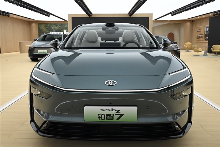 【セルシオ復活の布石か】トヨタの新フラッグシップEV「bZ7」が、圧巻のAIシステムを搭載して日本上陸するかも…だと？