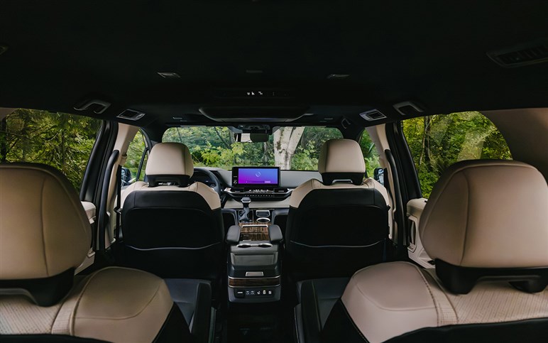 【セルシオ復活の布石か】トヨタの新フラッグシップEV「bZ7」が、圧巻のAIシステムを搭載して日本上陸するかも…だと？