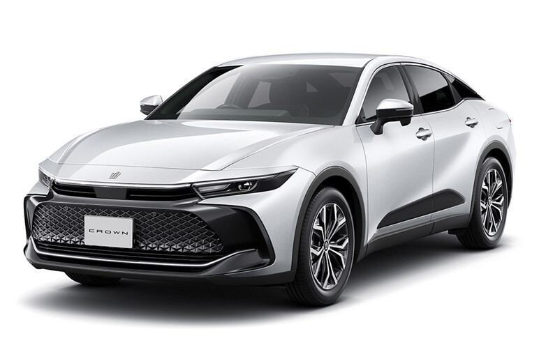 【実際どうなの？】高級SUV「ハリアー」購入者の評価。ハイブリッドとガソリンで分かれる明暗、意外な“格上モデル”がライバルに