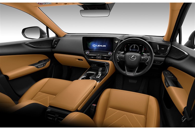 【実際どうなの？】高級SUV「ハリアー」購入者の評価。ハイブリッドとガソリンで分かれる明暗、意外な“格上モデル”がライバルに