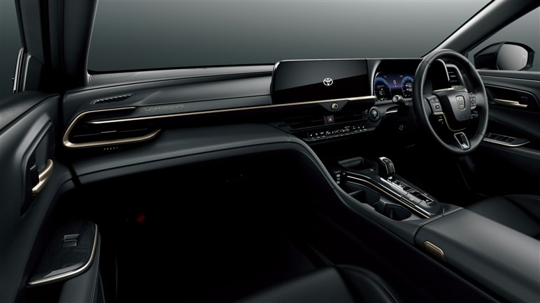 【実際どうなの？】高級SUV「ハリアー」購入者の評価。ハイブリッドとガソリンで分かれる明暗、意外な“格上モデル”がライバルに