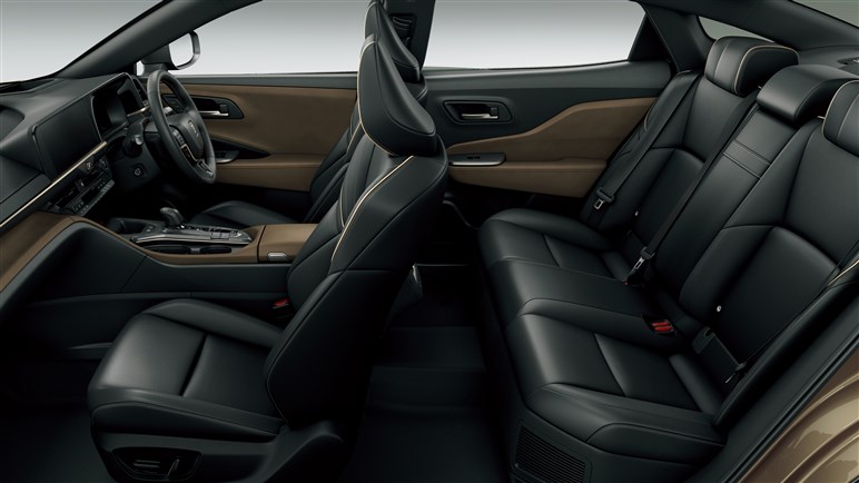 【実際どうなの？】高級SUV「ハリアー」購入者の評価。ハイブリッドとガソリンで分かれる明暗、意外な“格上モデル”がライバルに