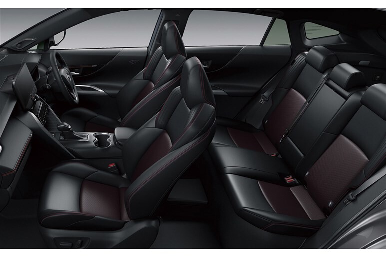 【実際どうなの？】高級SUV「ハリアー」購入者の評価。ハイブリッドとガソリンで分かれる明暗、意外な“格上モデル”がライバルに