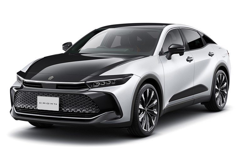 【実際どうなの？】高級SUV「ハリアー」購入者の評価。ハイブリッドとガソリンで分かれる明暗、意外な“格上モデル”がライバルに