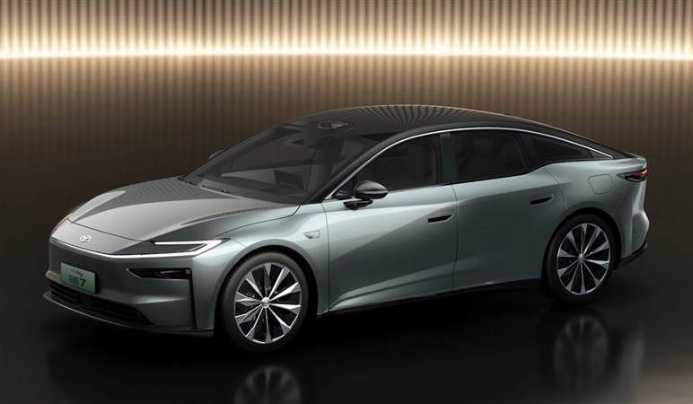【セルシオ復活の布石か】トヨタの新フラッグシップEV「bZ7」が、圧巻のAIシステムを搭載して日本上陸するかも…だと？