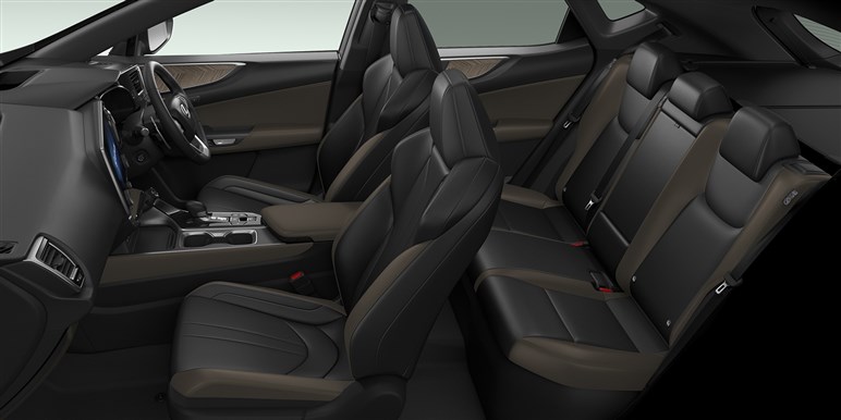 【実際どうなの？】高級SUV「ハリアー」購入者の評価。ハイブリッドとガソリンで分かれる明暗、意外な“格上モデル”がライバルに