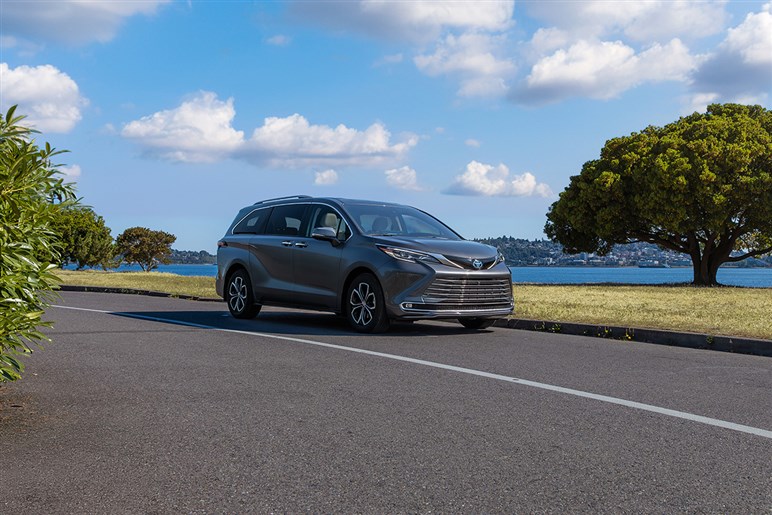 【セルシオ復活の布石か】トヨタの新フラッグシップEV「bZ7」が、圧巻のAIシステムを搭載して日本上陸するかも…だと？