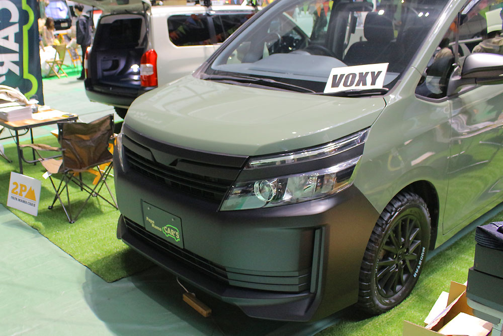 車中泊もできる トヨタ ヴォクシー お気に入りカラーでカスタム Autocar Japan 自動車情報サイト 新車 中古車 Carview