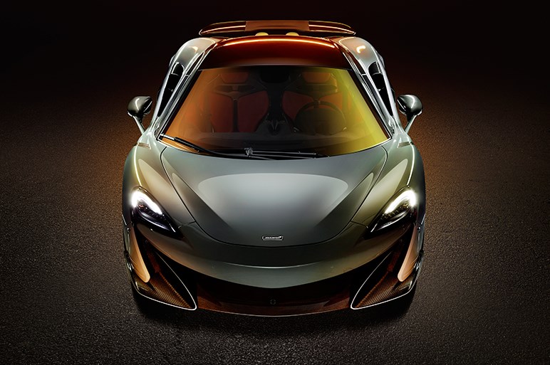 上方排気の新型スポーツの正体が判明　マクラーレンが「600LT」を発表