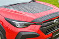 スバル“新SUV”「クロストレックe-BOXER」がスゴイ！ パワフルな“新ハイブリッド”搭載の「最上級モデル」！ タフ顔もカッコイイ「新モデル」が販売店でも話題に