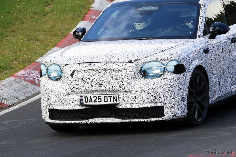 ベントレーの「ベイビー・ベンテイガ」がニュルに出現！ 価格もコンパクト…ではないかも