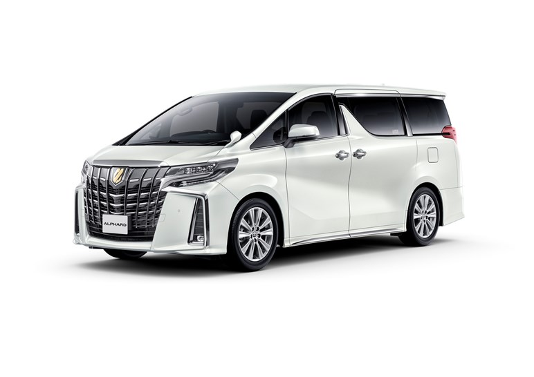 あの車がこの値段!? 下落傾向の中古車相場、その訳は？ 一部モデルはプレミア化も