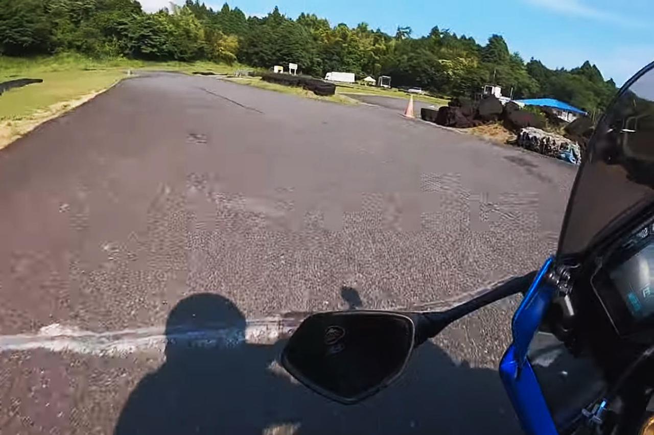 ライダー目線の走行動画が 大型バイクを上手に走らせる 勉強として役立つのでおすすめ スズキwebファンライドフェスタ Suzuki Gsx R1000r Webオートバイ 自動車情報サイト 新車 中古車 Carview
