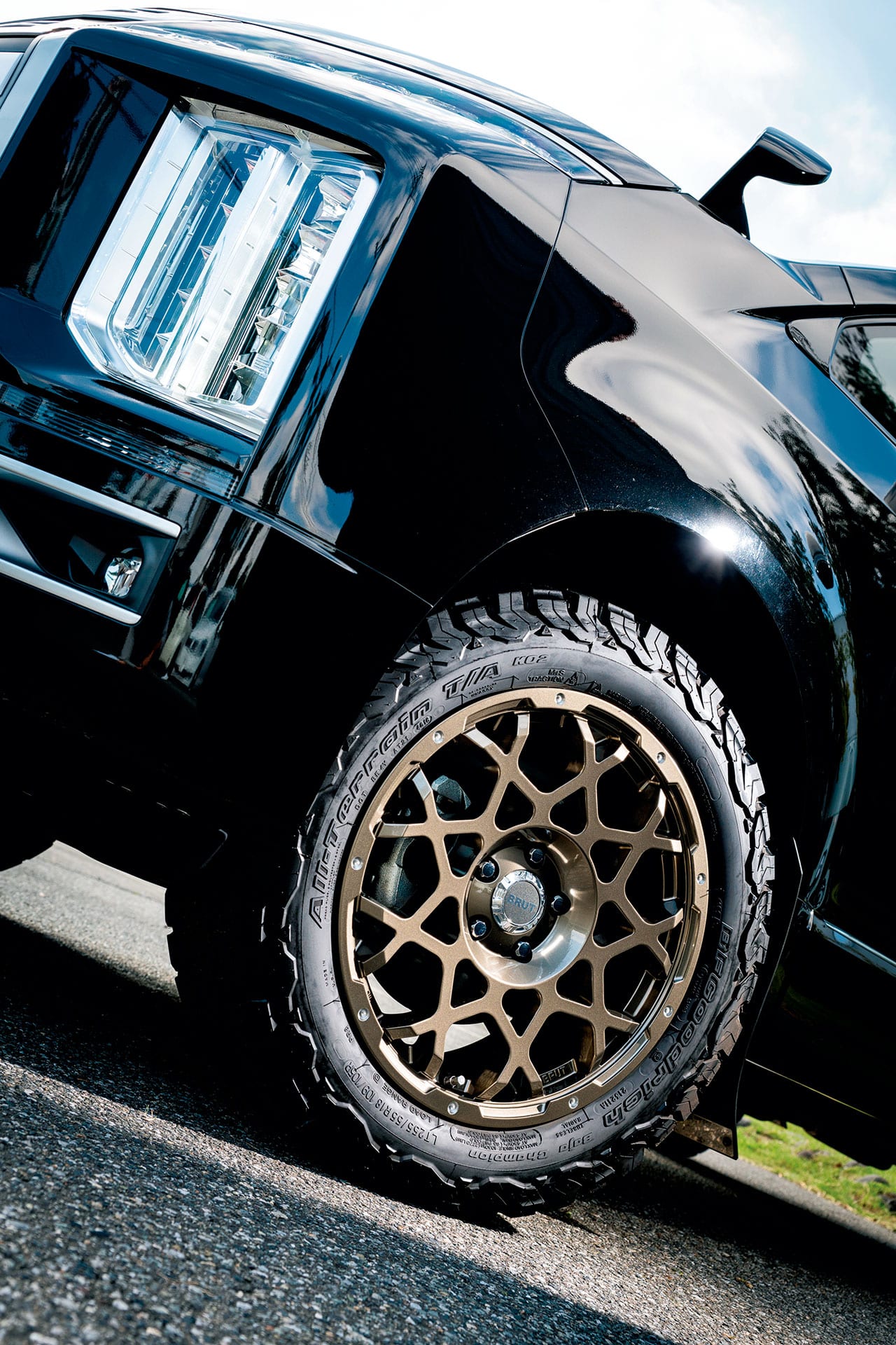 デリカD5 18インチ タイヤホイールセット デリカ D5 18インチ ホイールセット 3年使用 19年50週（11月頃