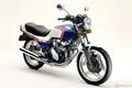 400ccクラスの4気筒エンジン搭載車　1981年型ホンダ「CBX400F」を1／12スケールのプラモデルで再現
