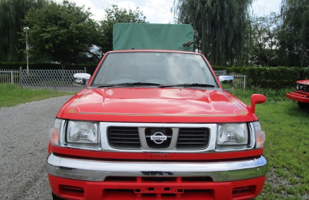 走行7000kmの日産ダットサン消防車 1999年式 Mt車 80万円で落札 官公庁オークション 結果 Autocar Japan 自動車 情報サイト 新車 中古車 Carview