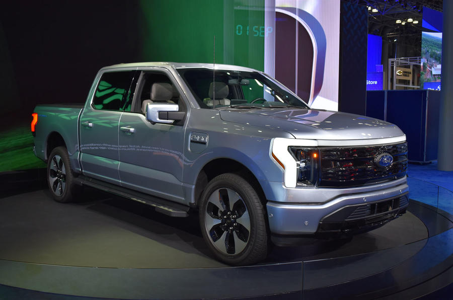 新型フォードf150ライトニング 航続480kmの電動トラック Nyモーターショーで一般公開 Autocar Japan 自動車情報サイト 新車 中古車 Carview