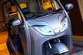 “注文殺到”の「3人乗りトライク」実車登場！ 新車88万円で“めちゃ使える”スゴイ乗りもの！「大阪モーターショー」に“初展示”決定のタイゾー「NEOワン」＆「NEOライト」とは！