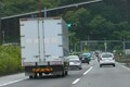 「そりゃ減るわけがない」 トラック「荷待ち・荷役時間」わずか1分減の現実――国交省「いじめっ子放置」政策が生んだ致命的盲点とは