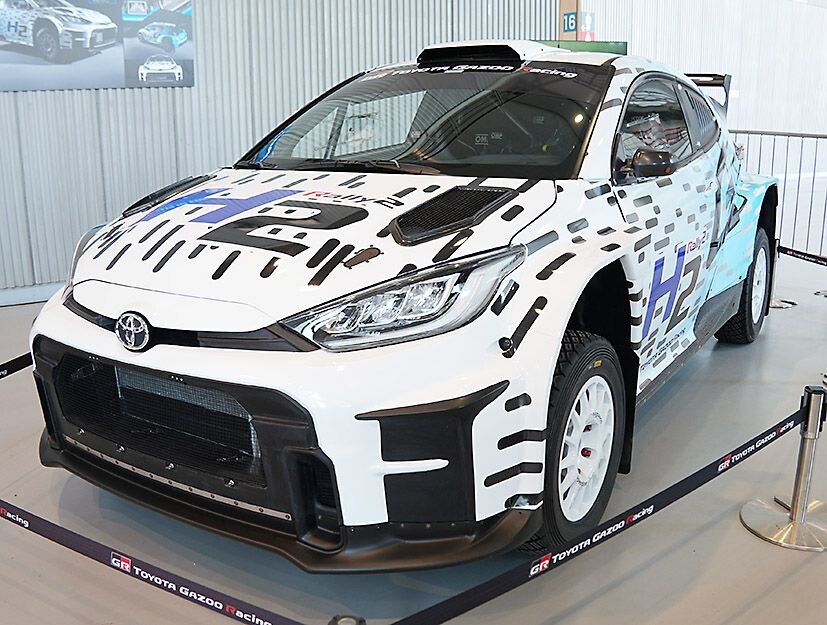 トヨタ、水素エンジン搭載の「GRヤリス ラリー2」　ラリージャパン2025で公開